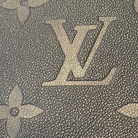 Authentic Louis Vuitton Pochette - Picture 2 of 5